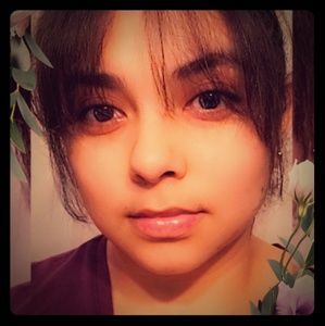 Meet your Posher, Esmeralda